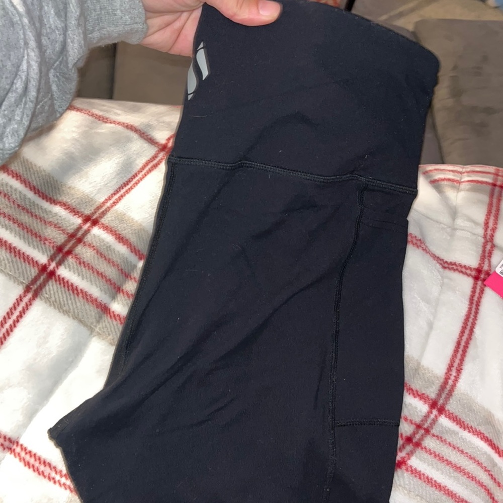Black sketchers leggings. Size L.
